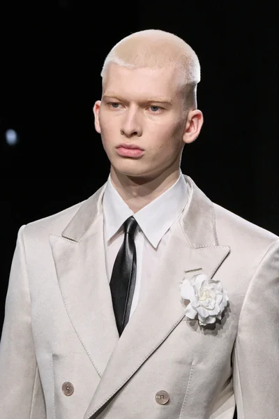 Look 53